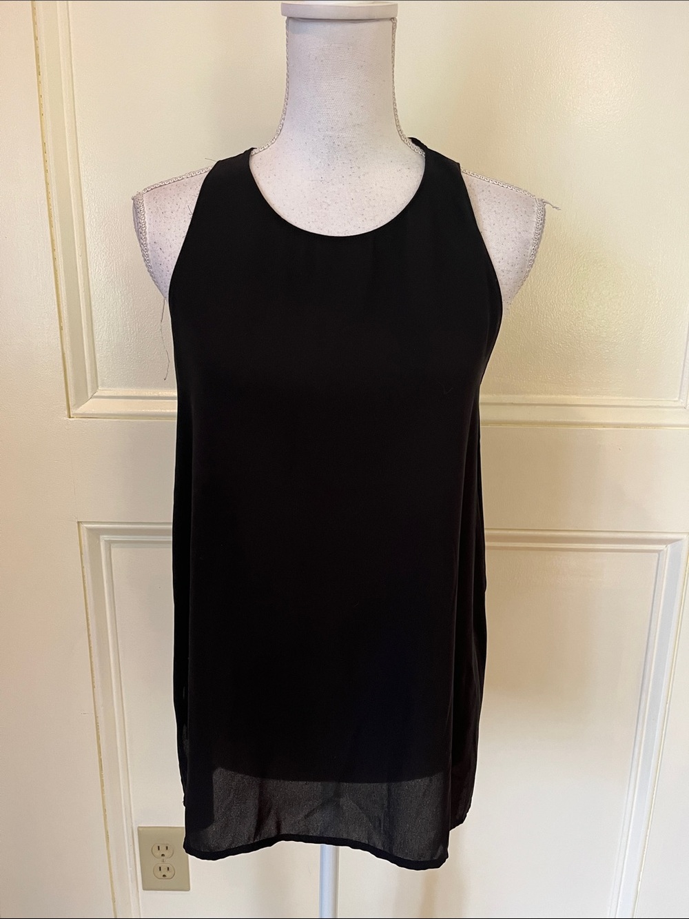 Lush Black Sleeveless Round-Neck Blouse